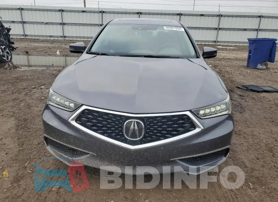 19UUB1F50JA004437 Photo# 5