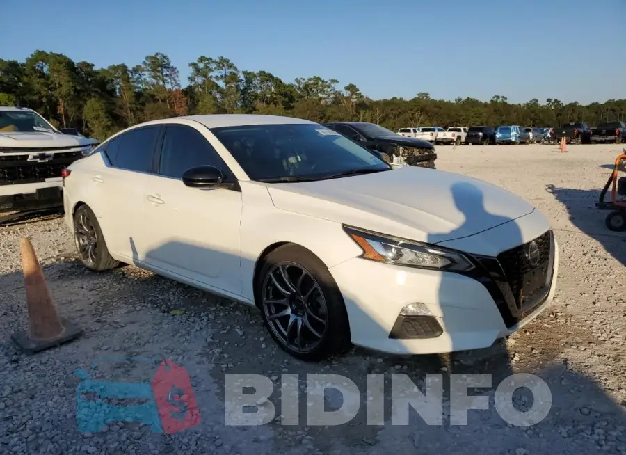 1N4BL4CV6LN301674 Photo# 4