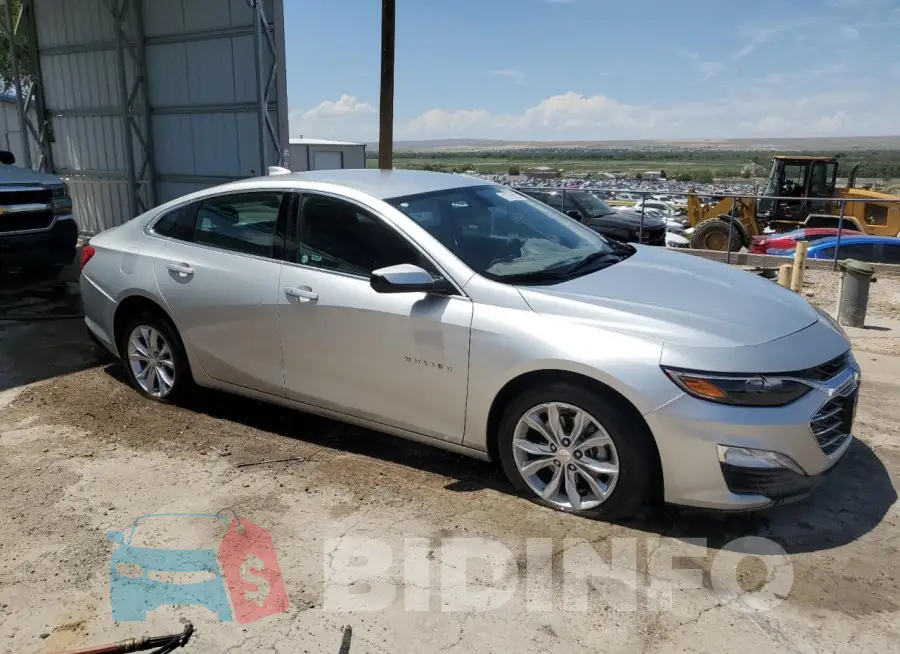 1G1ZD5ST3NF140377 Photo# 4