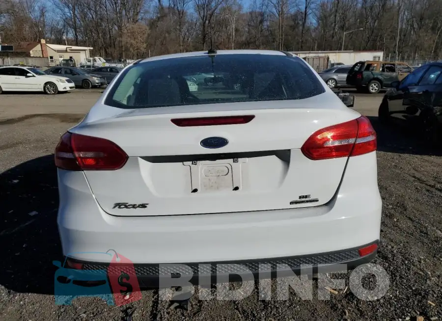 1FADP3F22GL213389 Photo# 6