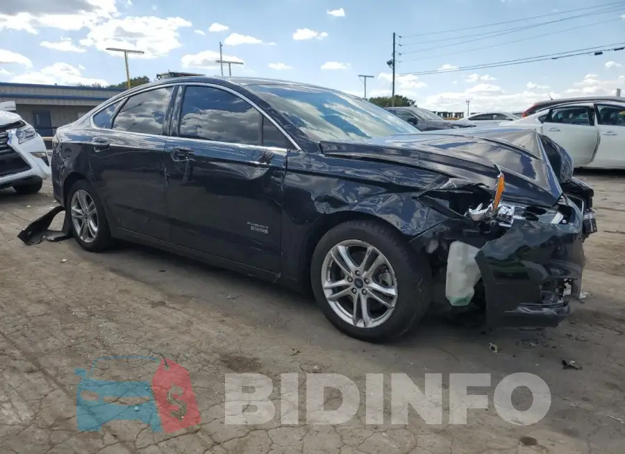 3FA6P0SU2GR132019 Photo# 4