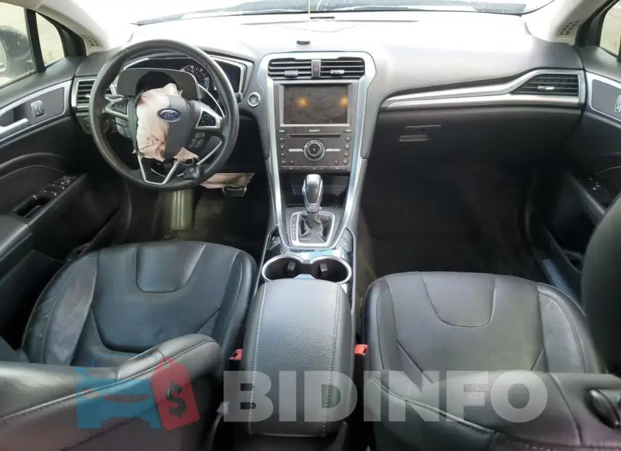 3FA6P0SU2GR132019 Photo# 8