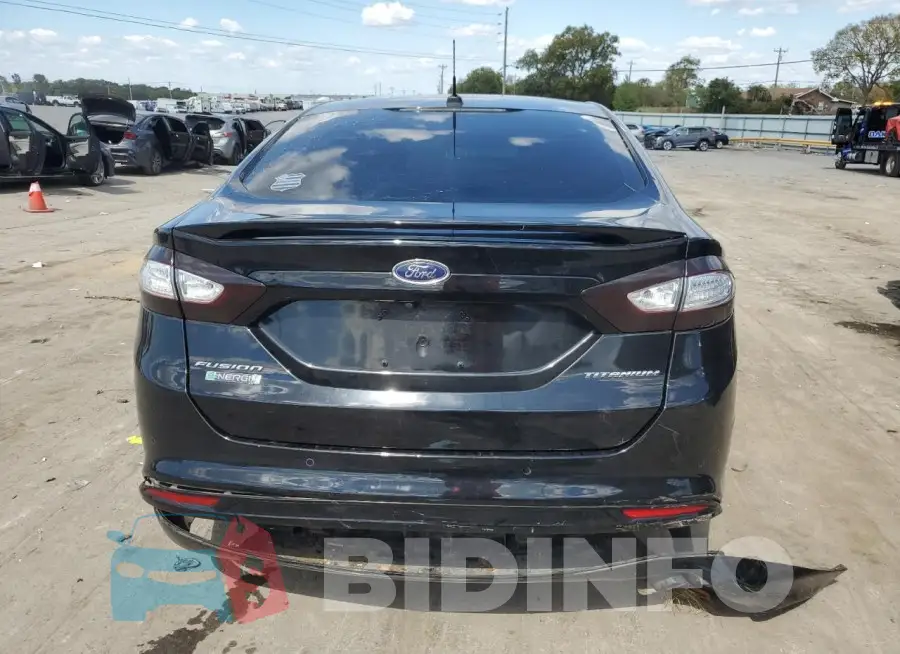 3FA6P0SU2GR132019 Photo# 6
