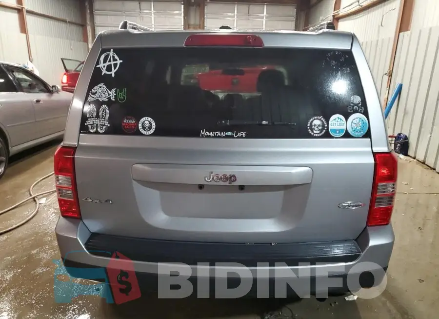 1C4NJRFB2FD437998 Photo# 6