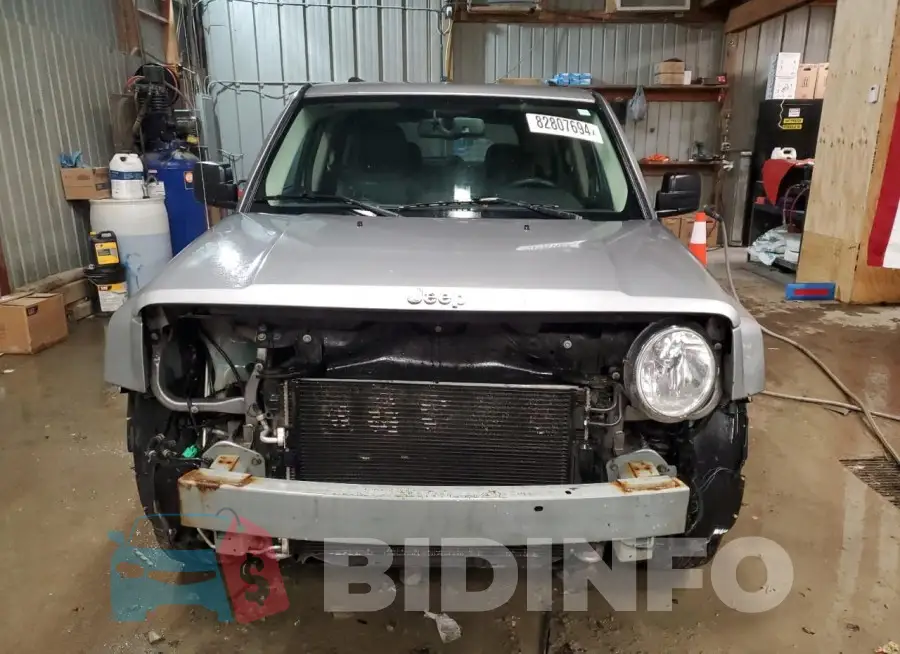 1C4NJRFB2FD437998 Photo# 5