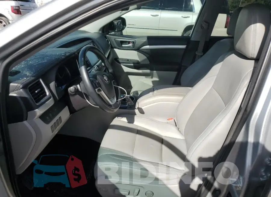 5TDKZRFH8JS283388 Photo# 7