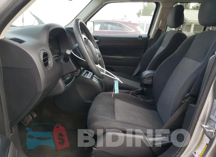 1C4NJPBAXGD722449 Photo# 7