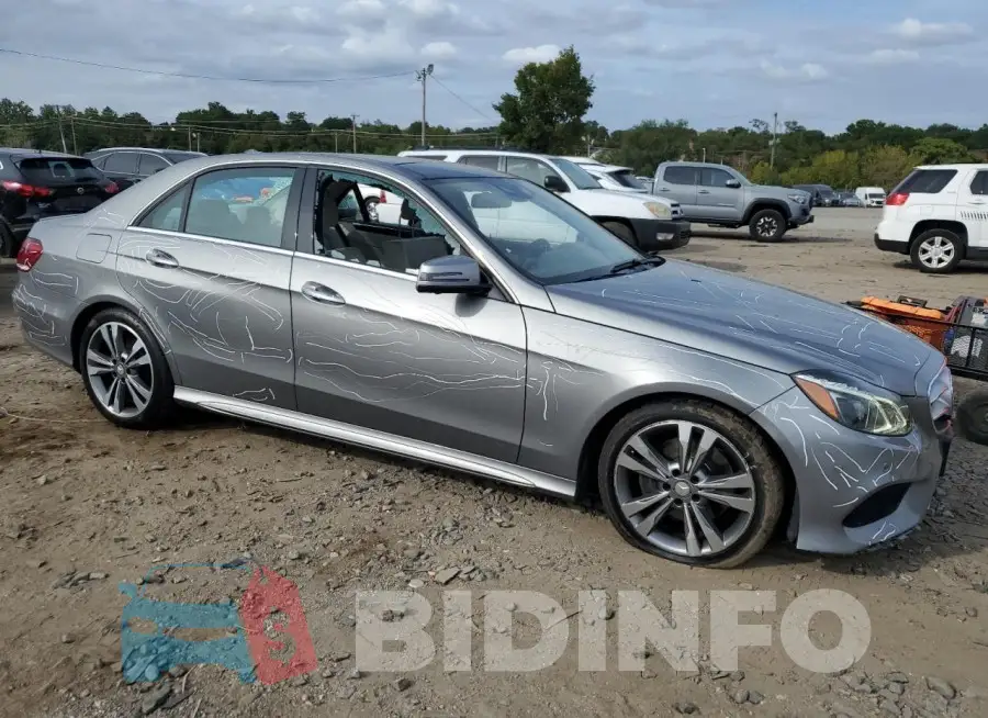 WDDHF8JB8FB106554 Photo# 4