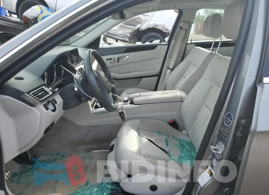 WDDHF8JB8FB106554 Photo# 7