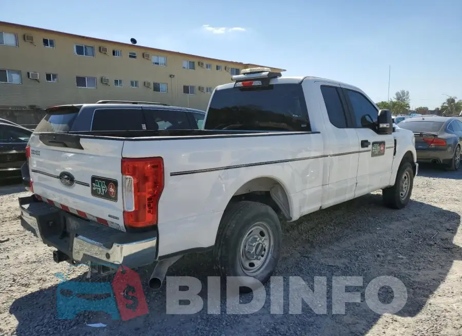 1FT7X2A63KEE93946 Photo# 3