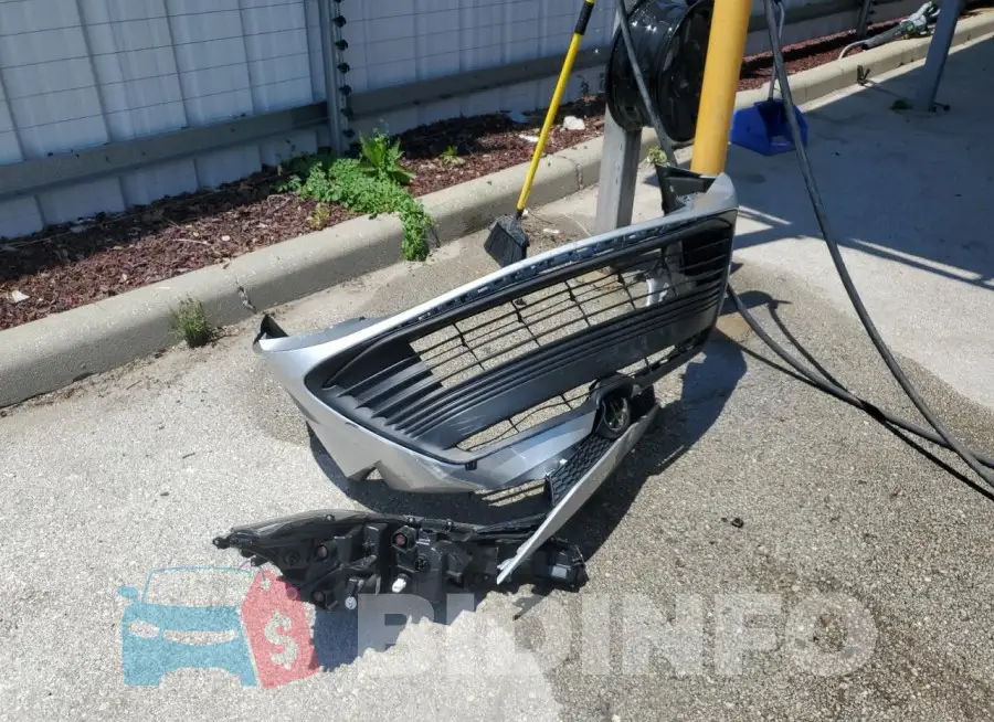 5YFB4MDE8RP140794 Photo# 12