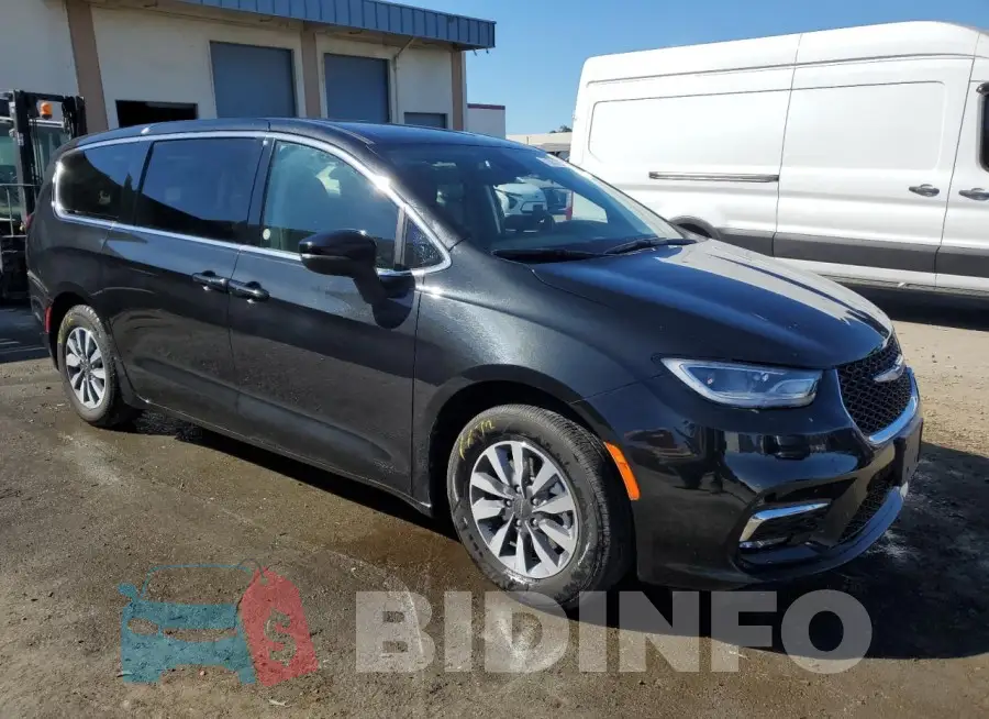 2C4RC1L75PR592282 Photo# 4