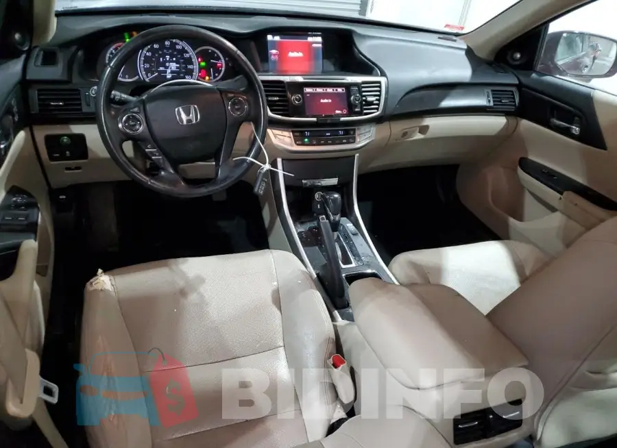1HGCR2F83FA151821 Photo# 8