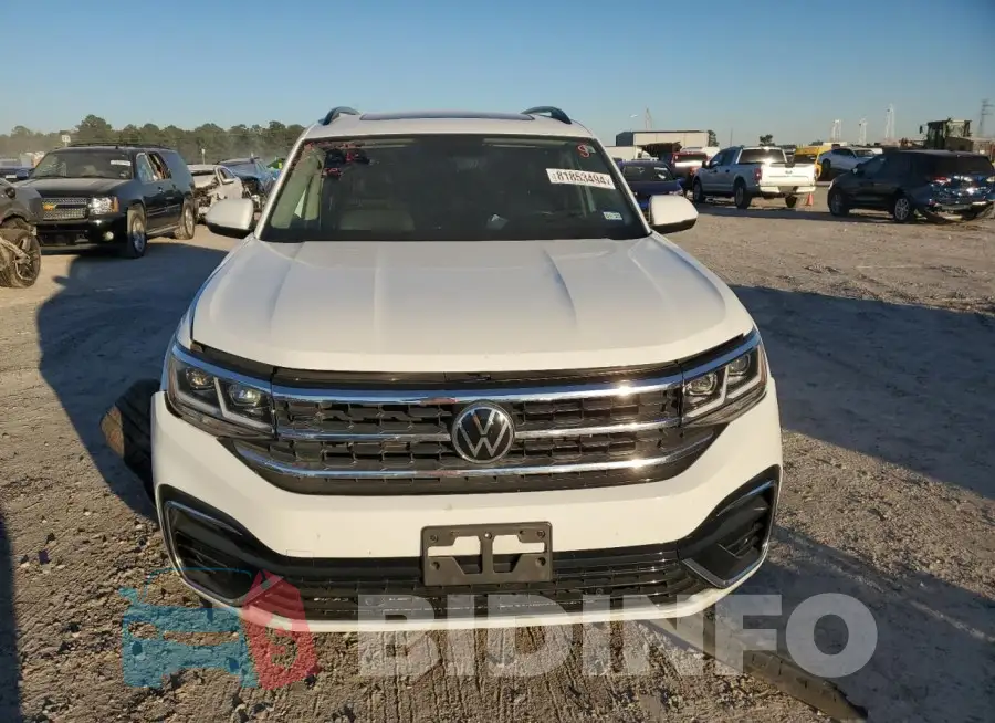 1V2PR2CA4MC536568 Photo# 5