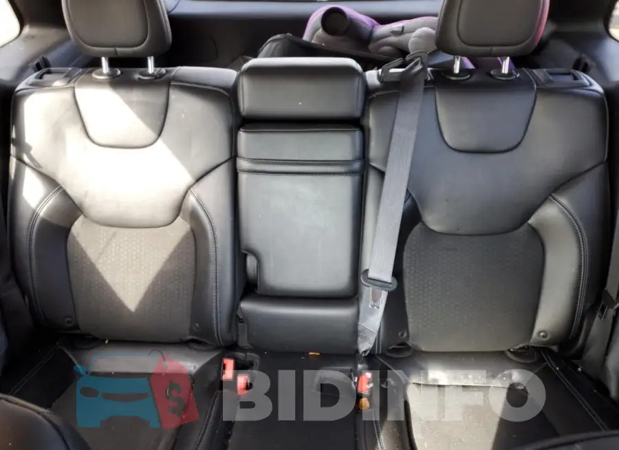 1C4PJLLB1KD232824 Photo# 10