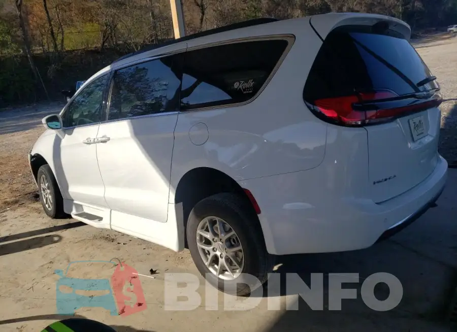 2C4RC1FG4NR151073 Photo# 2