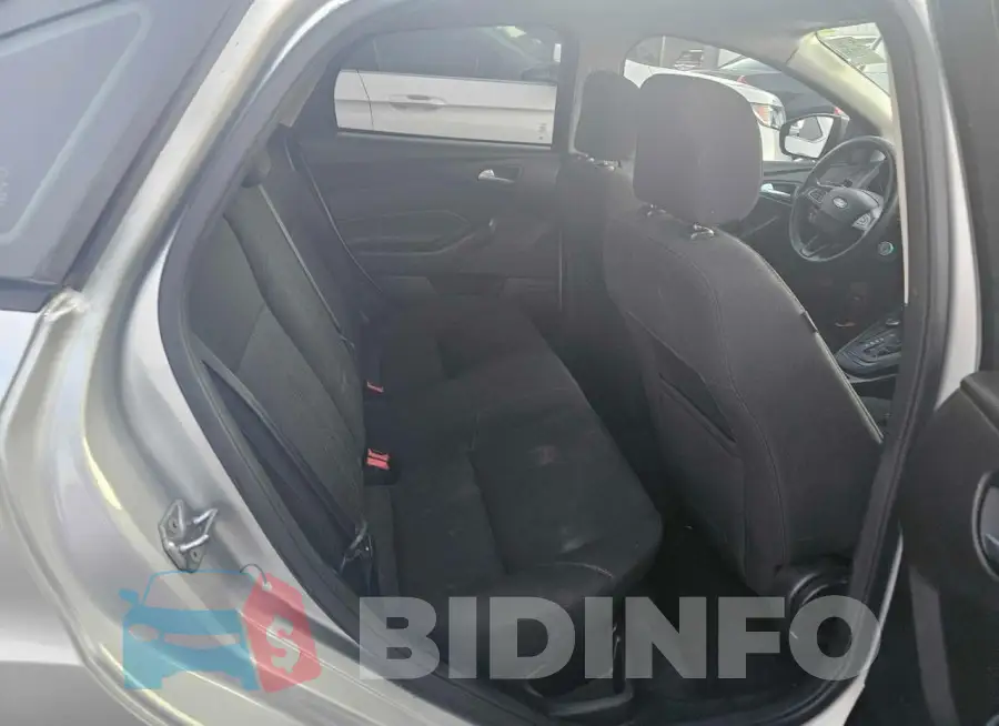 1FADP3F24GL238620 Photo# 6