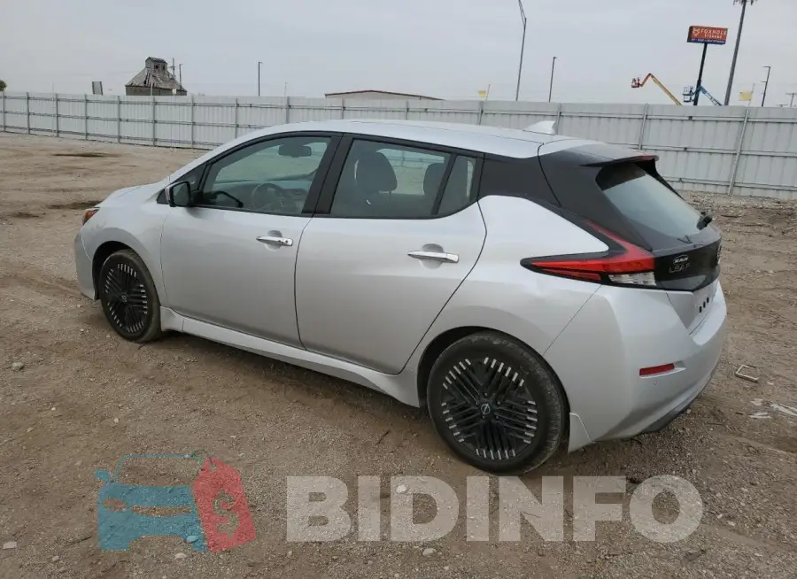1N4CZ1CV3PC553353 Photo# 2