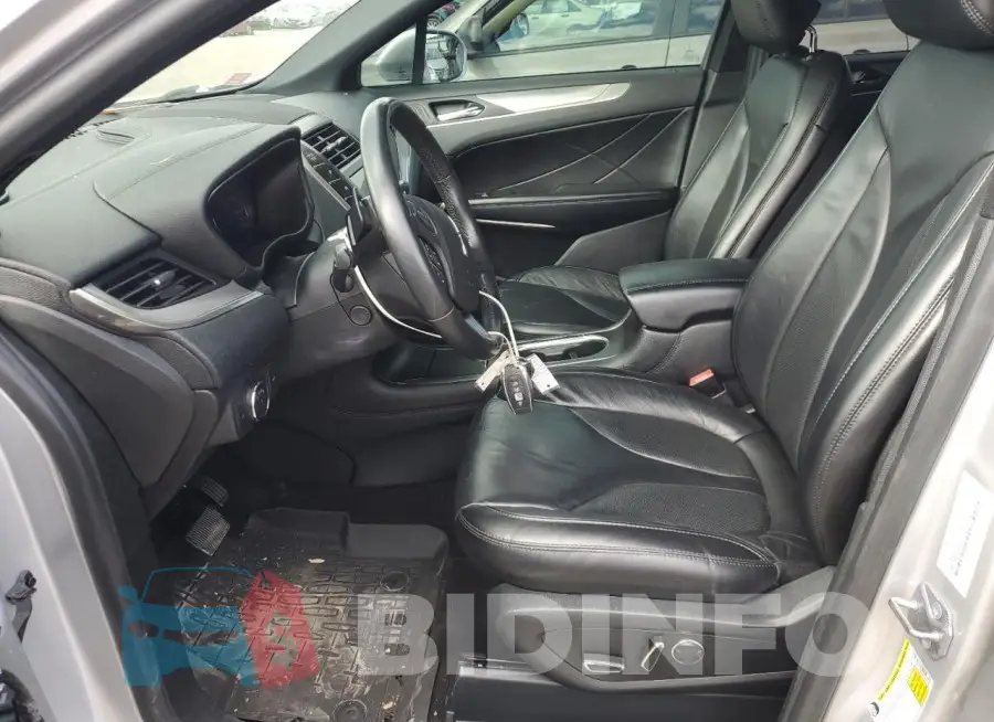 5LMCJ2D90KUL47539 Photo# 7