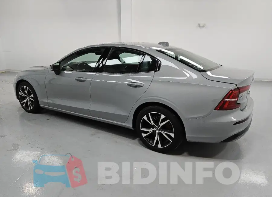 7JRL12FK3RG323947 Photo# 2