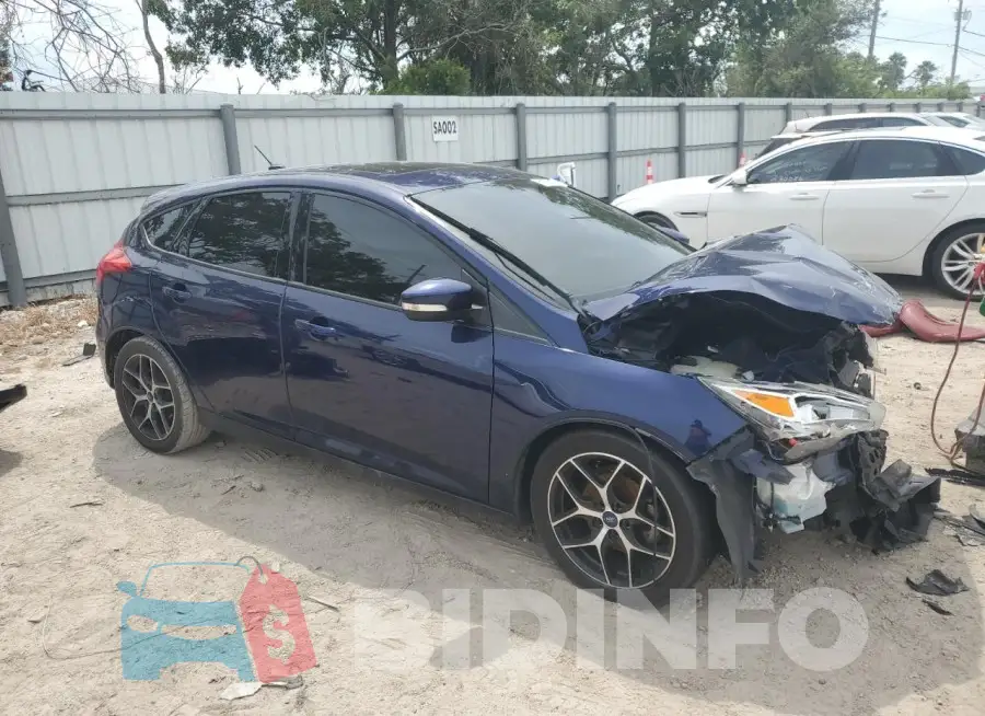 1FADP3M22HL208696 Photo# 4