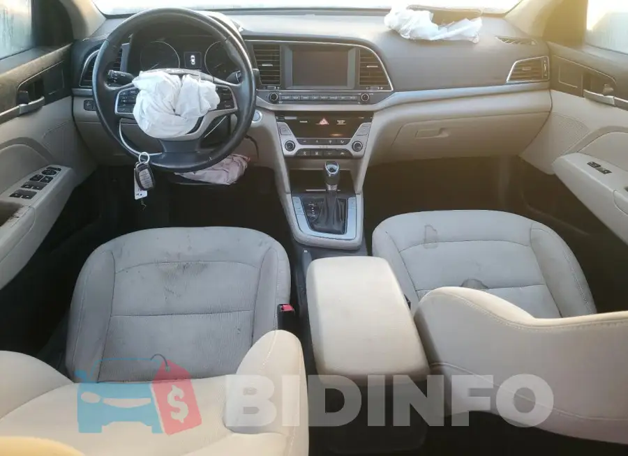 5NPD84LF4JH370700 Photo# 8