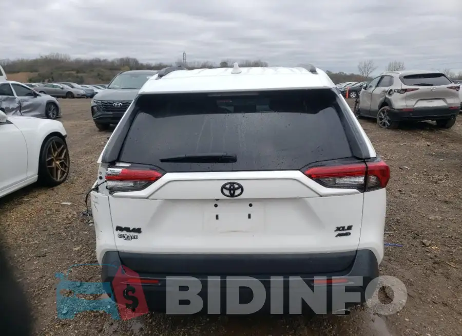 2T3P1RFV0MC180182 Photo# 6
