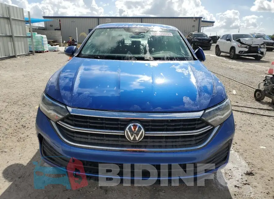 3VW5M7BU2RM031566 Photo# 5