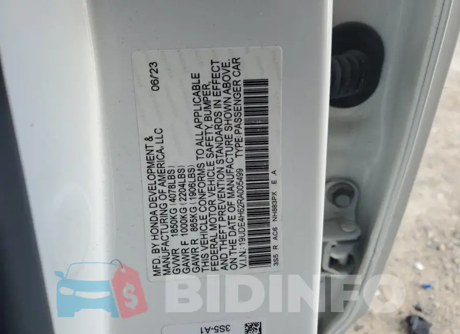 19UDE4H62RA005499 Photo# 12