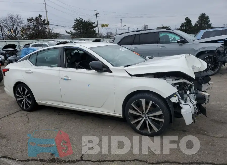 1N4BL4CV1KC155985 Photo# 4