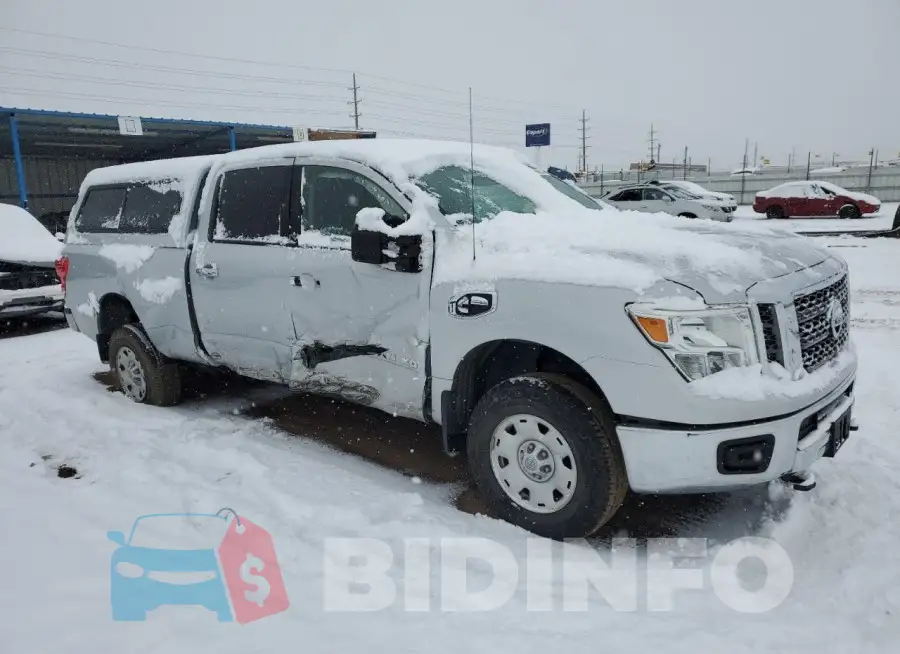 1N6BA1F34HN525863 Photo# 4