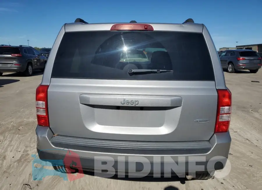 1C4NJPFB3HD183824 Photo# 6