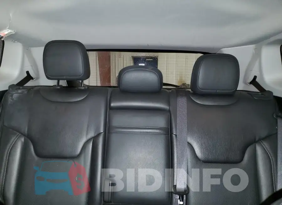 3C4NJDCB3KT781433 Photo# 10