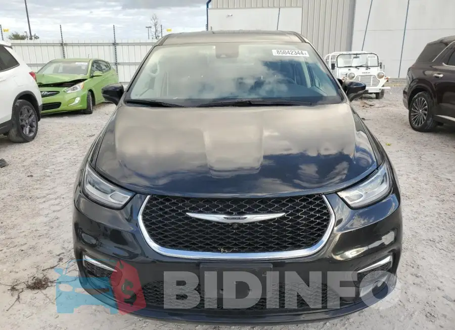 2C4RC1L77PR584166 Photo# 5