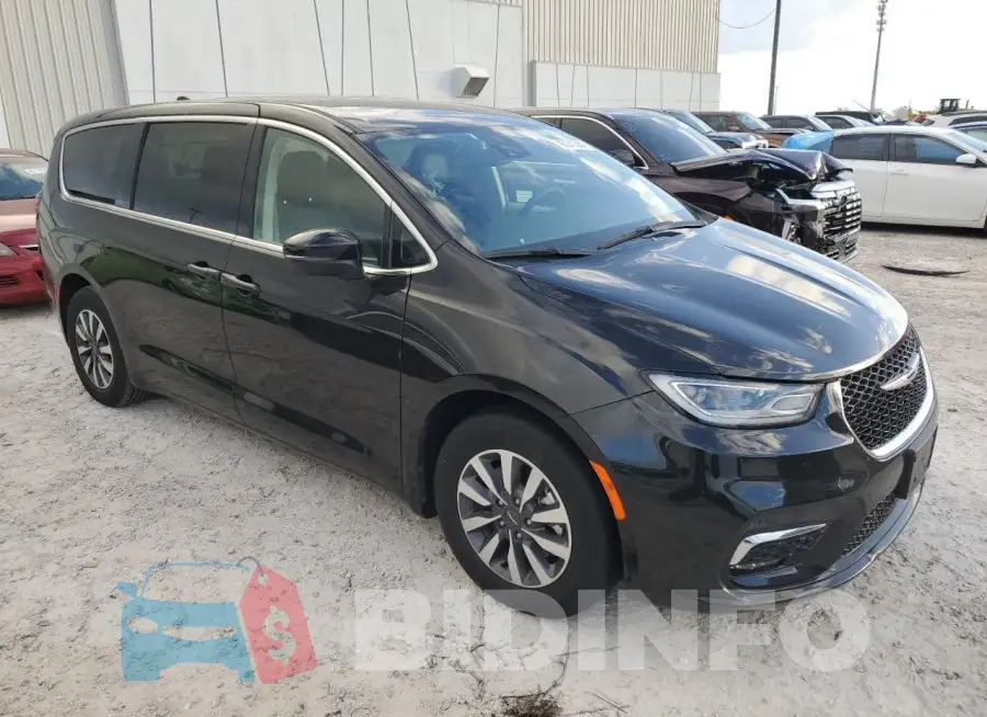 2C4RC1L77PR584166 Photo# 4