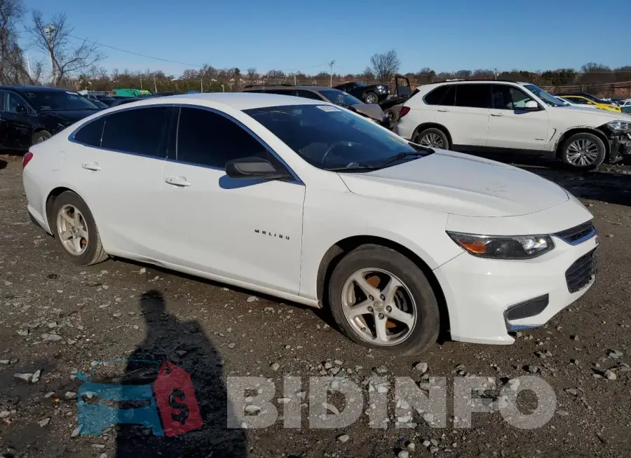 1G1ZB5ST1HF145264 Photo# 4
