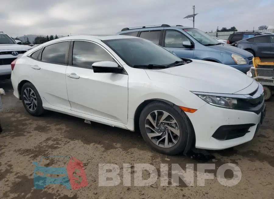 19XFC2F72JE209881 Photo# 4