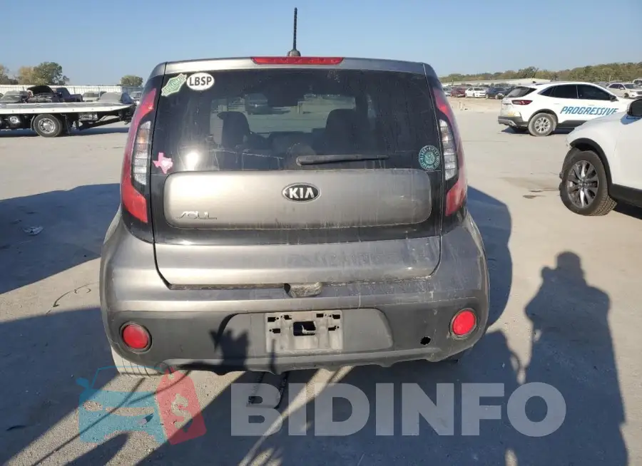 KNDJN2A2XJ7608201 Photo# 6