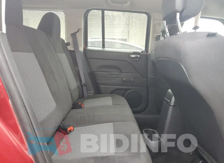 1C4NJPBAXGD809302 Photo# 11