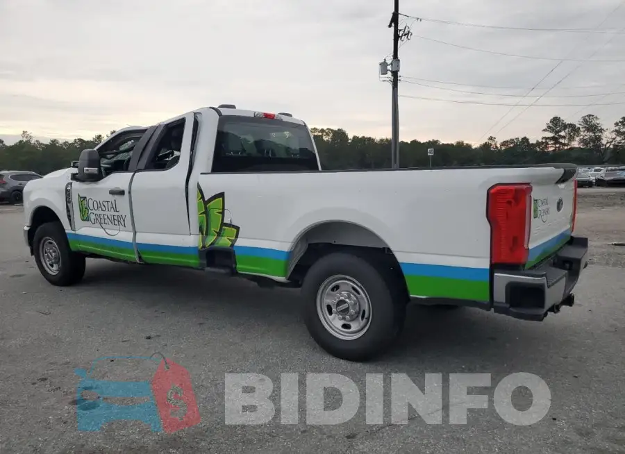 1FT7X2AA8PED21228 Photo# 2