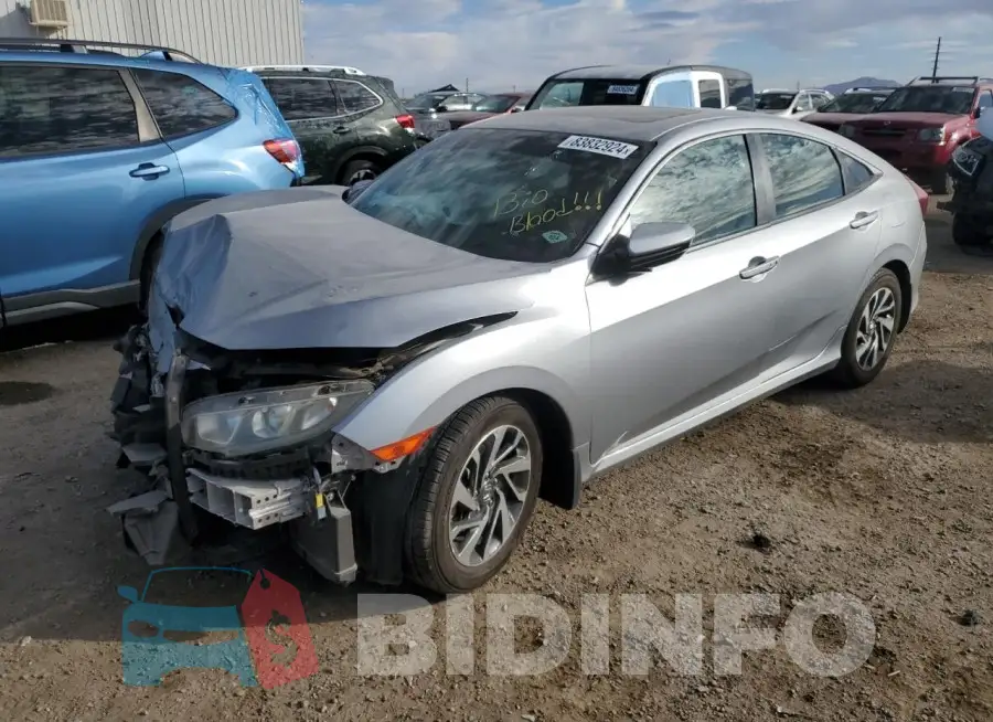 19XFC2F72HE043761 Photo# 1