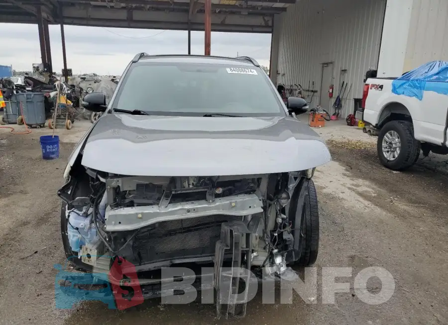 JA4AD3A37JZ055670 Photo# 5