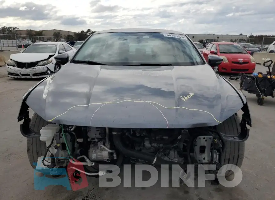 1VWLA7A34KC013487 Photo# 5