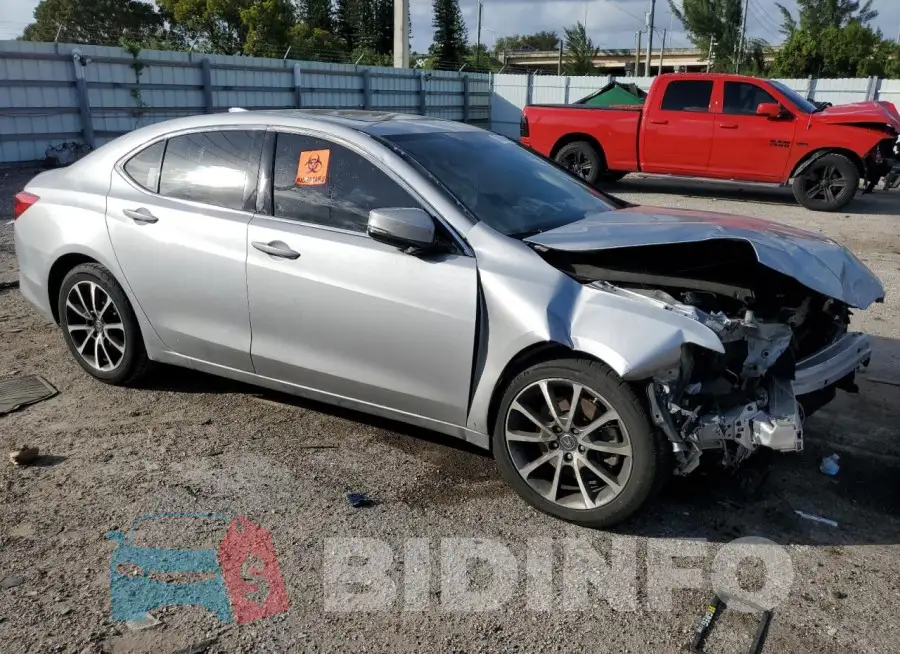 19UUB2F30KA004623 Photo# 4