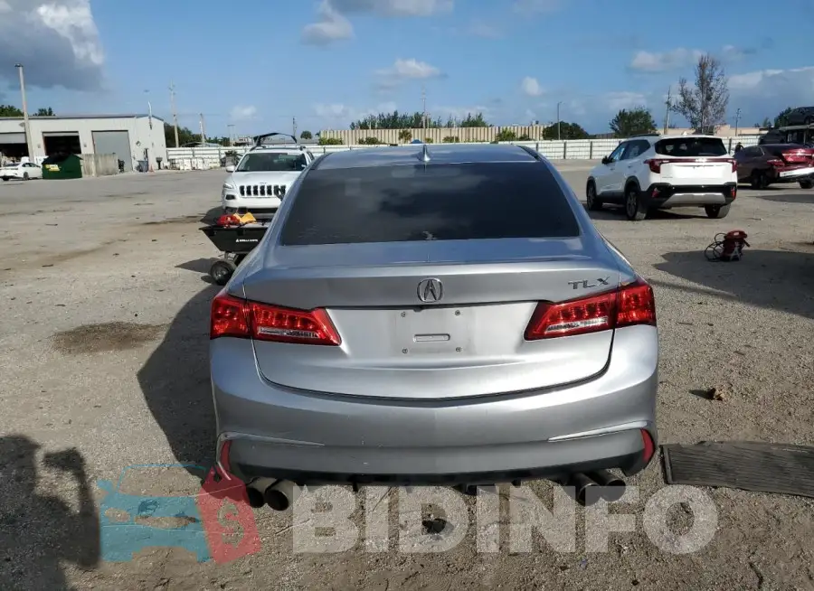 19UUB2F30KA004623 Photo# 6
