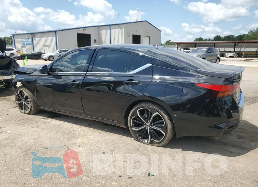 1N4BL4CV2PN380816 Photo# 2