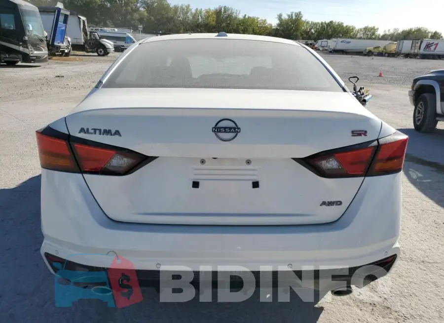1N4BL4CW8RN335603 Photo# 6