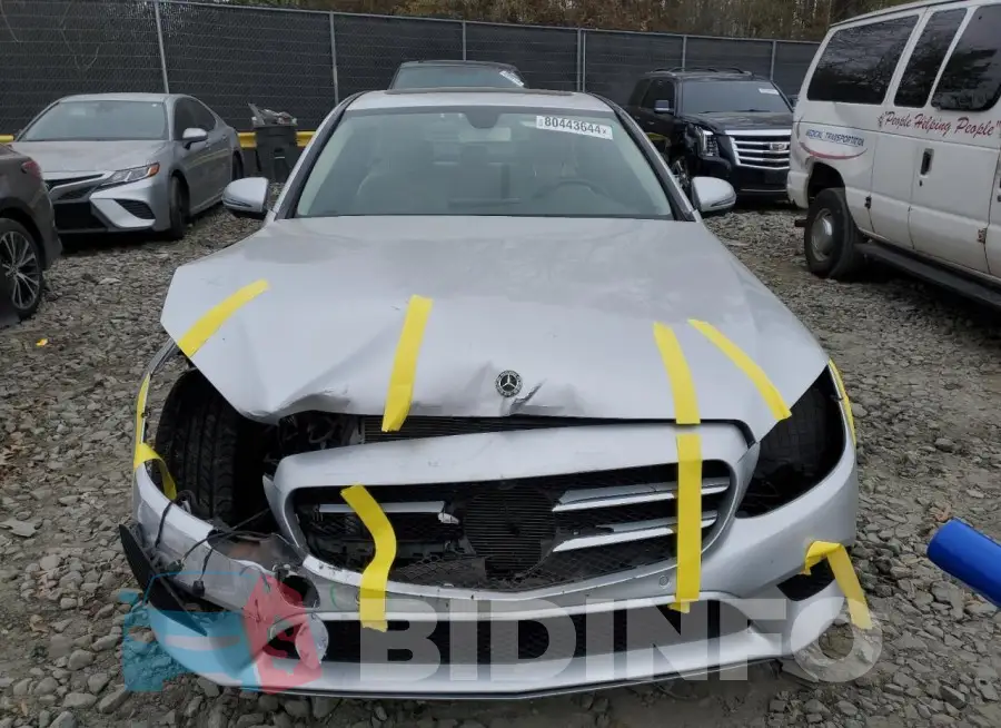 55SWF8DB7LU329091 Photo# 5