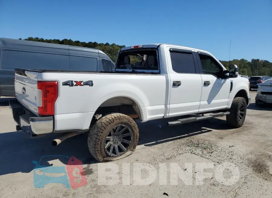 1FT7W2B68HEB16426 Photo# 3