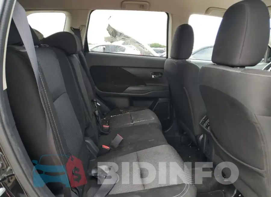 JA4AD2A35KZ038202 Photo# 11
